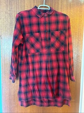 🔥5 FOR $25🔥 Forever 21 Red and Black Buffalo Plaid Tunic Top